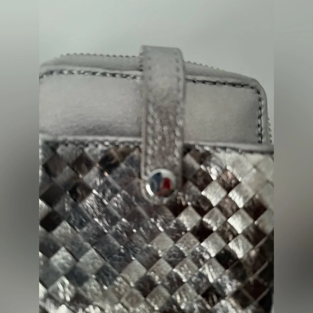 NWOT Elliott Lucca Phone-Wallet Brown/Gold woven Leather Wristlet C.Card holder